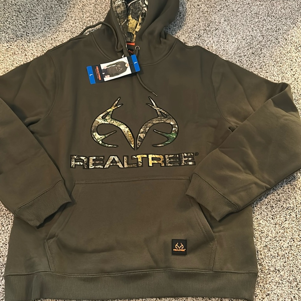 NEW WITH TAGS REALTREE men’s hooded sweatshirt sz L green/camo